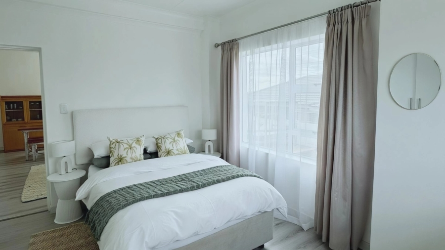 5 Bedroom Property for Sale in Reebok Western Cape